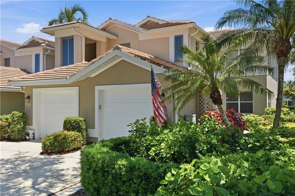 800 Carrick Bend CIR 103 NAPLES, FL 34110