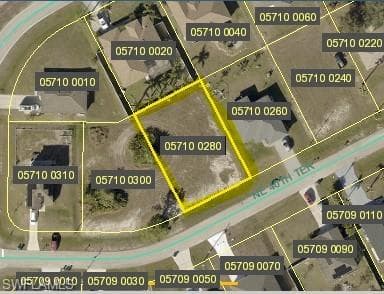 1033 40th TER CAPE CORAL, FL 33909