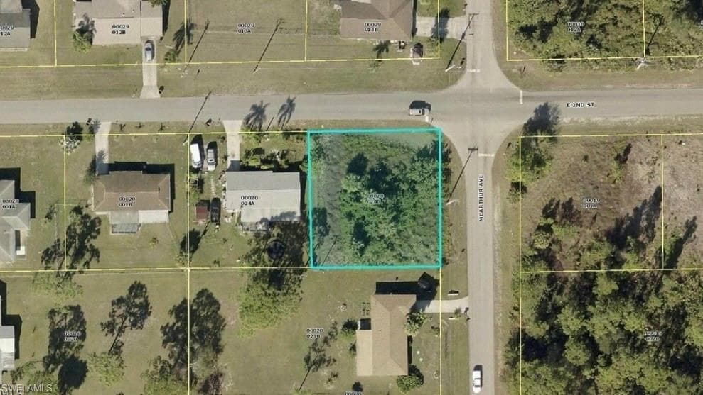 2706 E 2nd ST LEHIGH ACRES, FL 33936