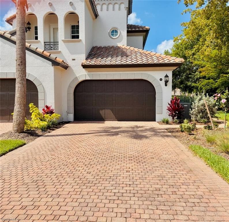 3730 Montreux LN 104 NAPLES, FL 34114