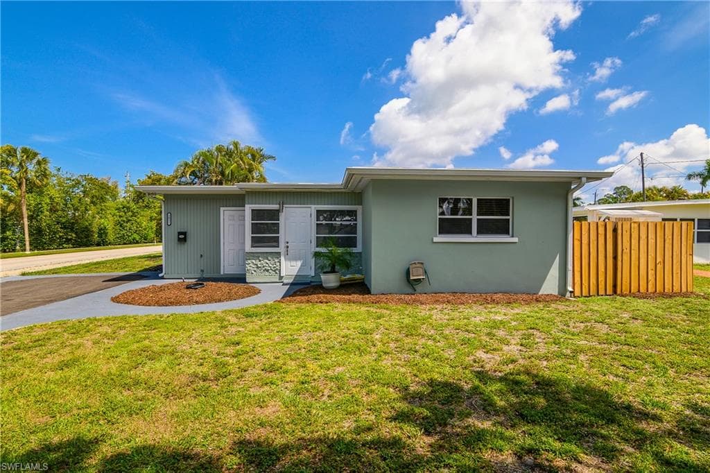 1015 10th AVE N 1011 NAPLES, FL 34102