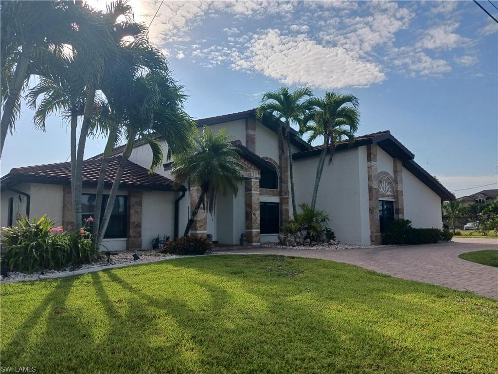 2727 24th PL CAPE CORAL, FL 33904