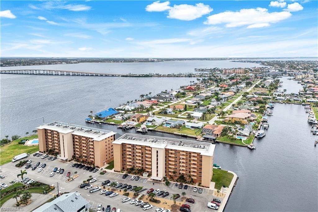 4260 SE 20th PL 206 CAPE CORAL, FL 33904
