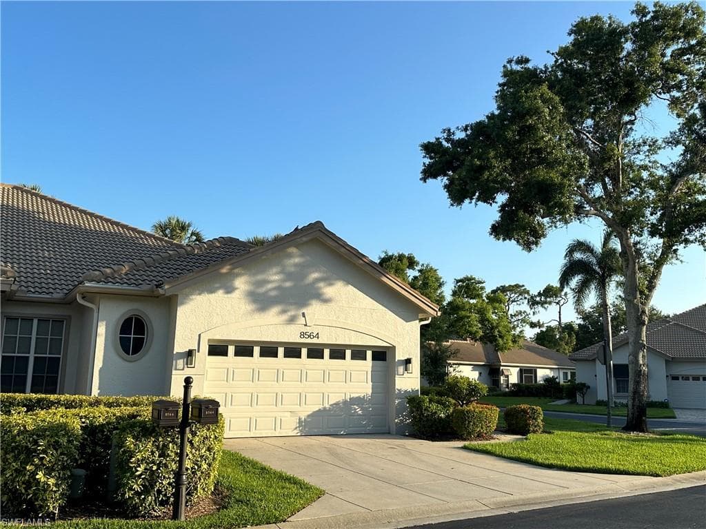 8564 Fairway BEND ESTERO, FL 33967
