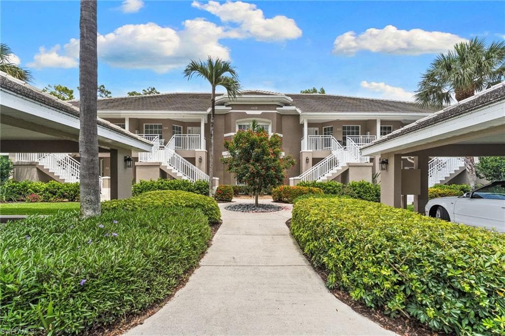 1930 Willow Bend CIR 201 NAPLES, FL 34109