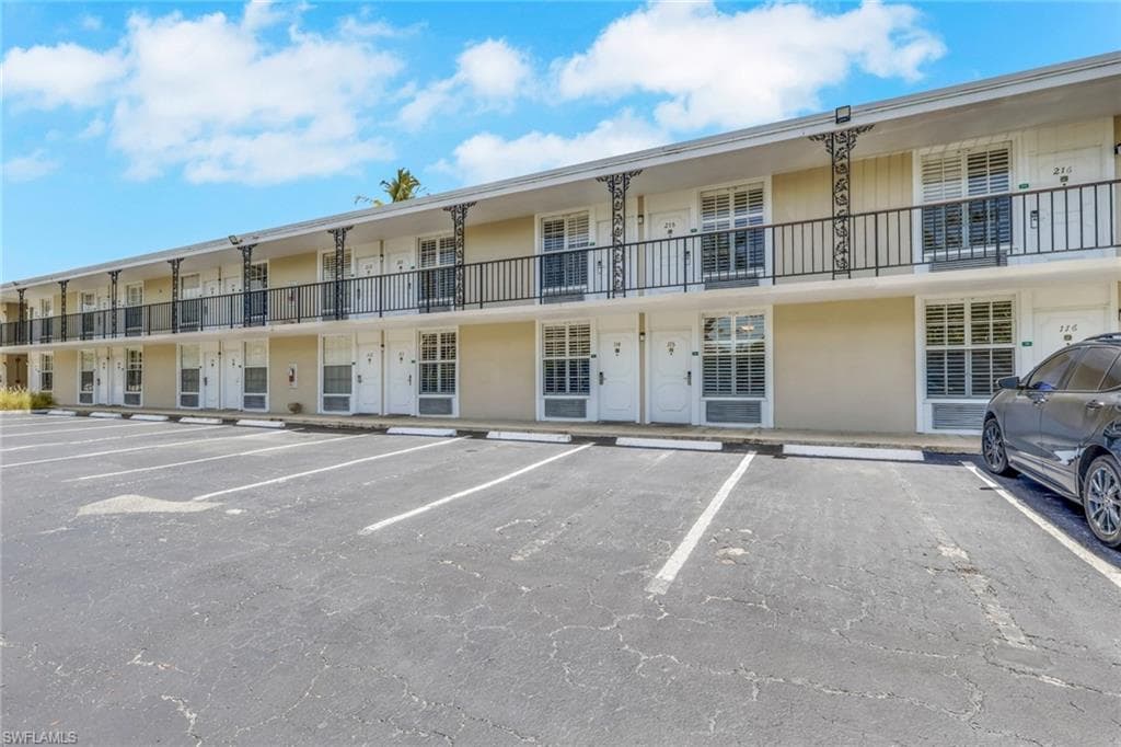 2555 Tamiami TRL N 115 NAPLES, FL 34103