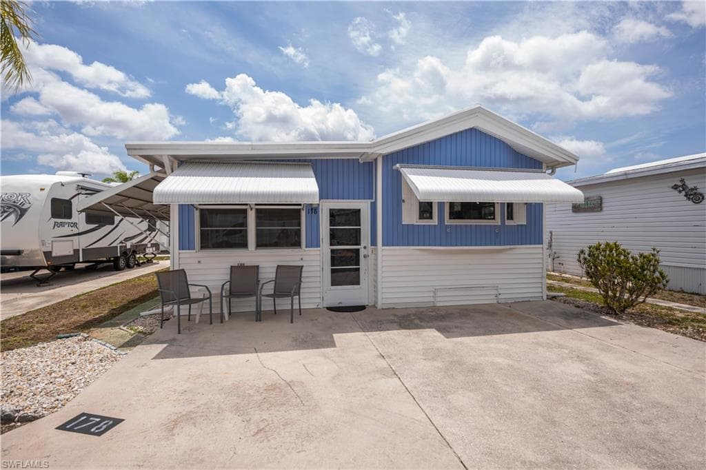 178 Caravan CIR NORTH FORT MYERS, FL 33903