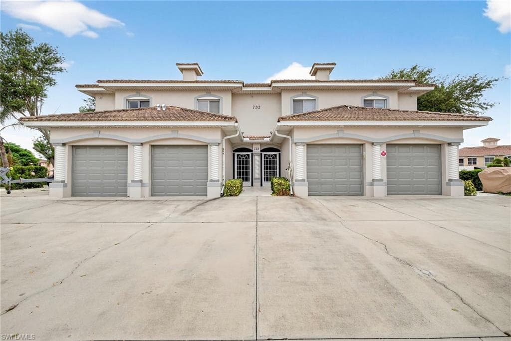 732 Victoria DR 4 CAPE CORAL, FL 33904