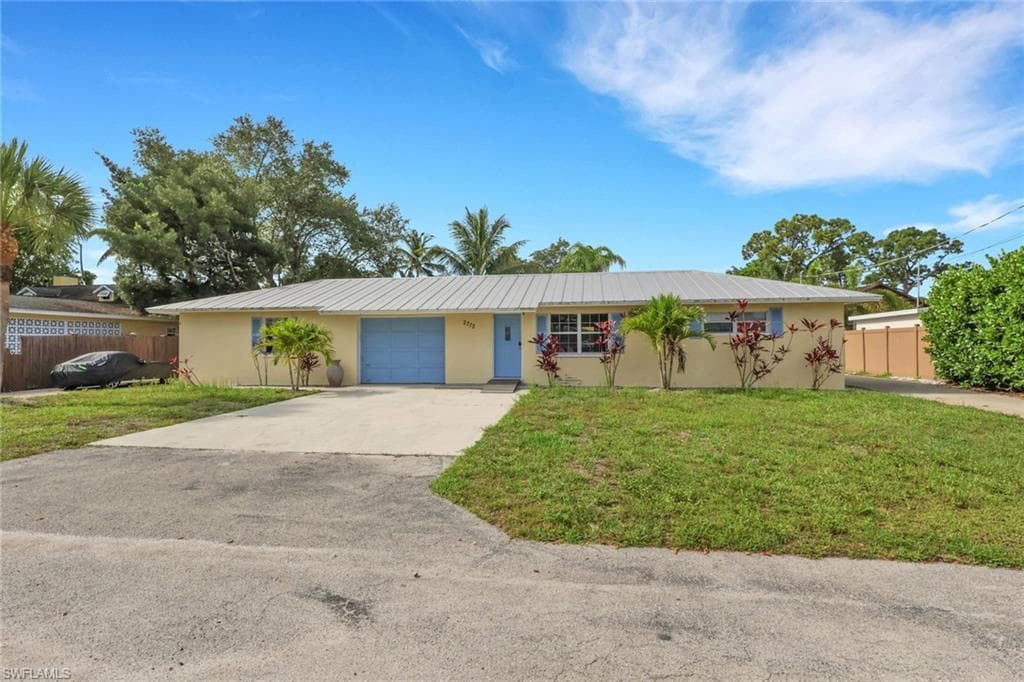 2772 Riverview DR NAPLES, FL 34112