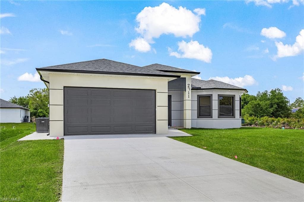 2711 40th ST W LEHIGH ACRES, FL 33971