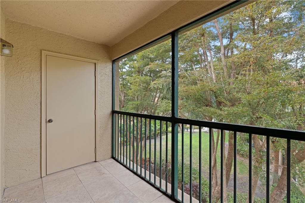 8940 Colonnades CT E 734 BONITA SPRINGS, FL 34135