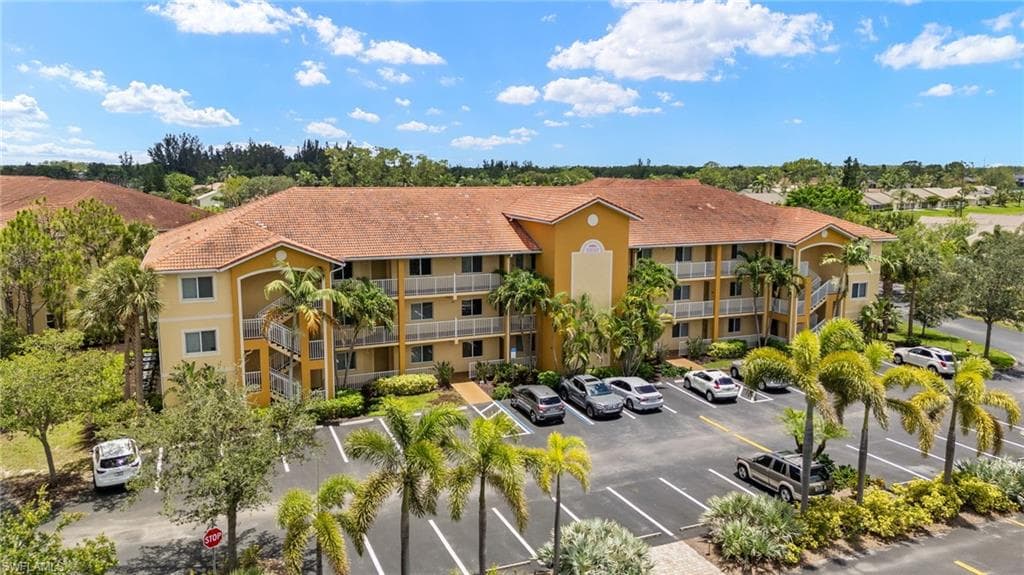 10030 Maddox LN 206 BONITA SPRINGS, FL 34135