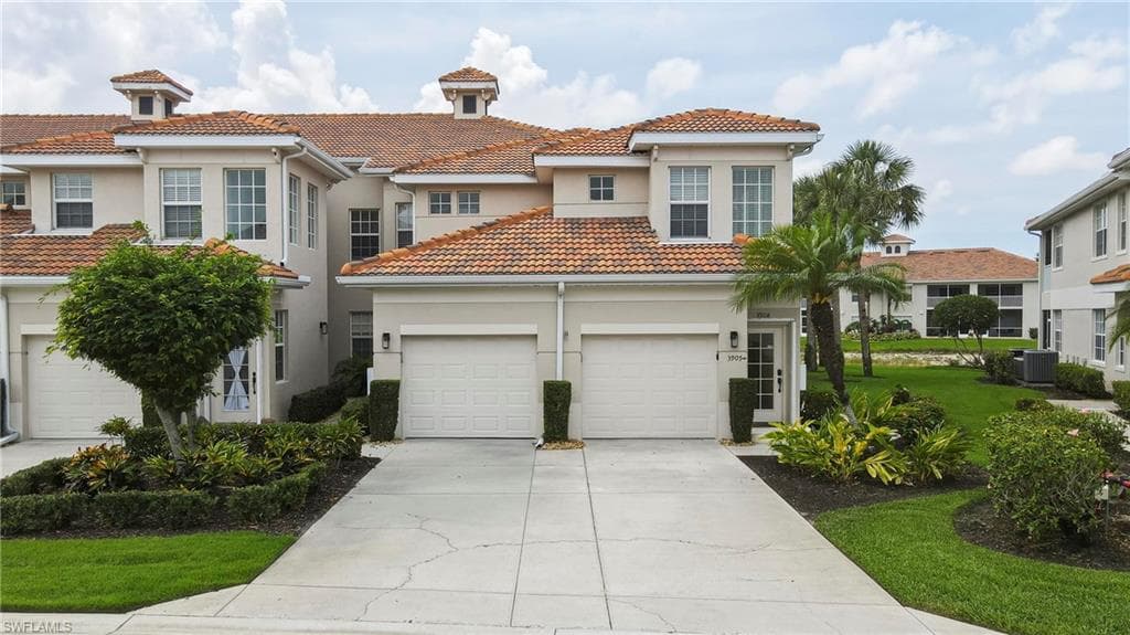 3053 Driftwood WAY 3907 NAPLES, FL 34109
