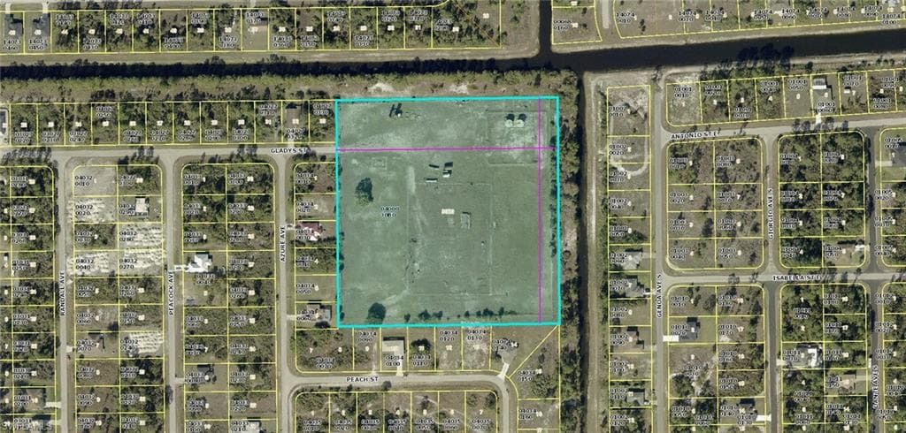 1053 Gladys ST LEHIGH ACRES, FL 33974