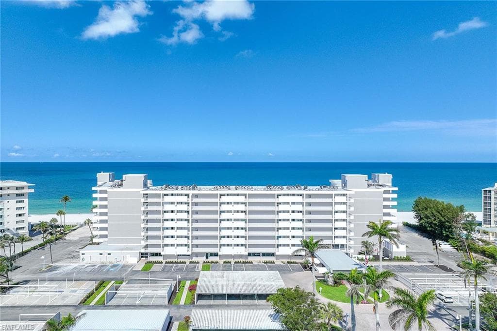 3443 Gulf Shore BLVD N 806 NAPLES, FL 34103