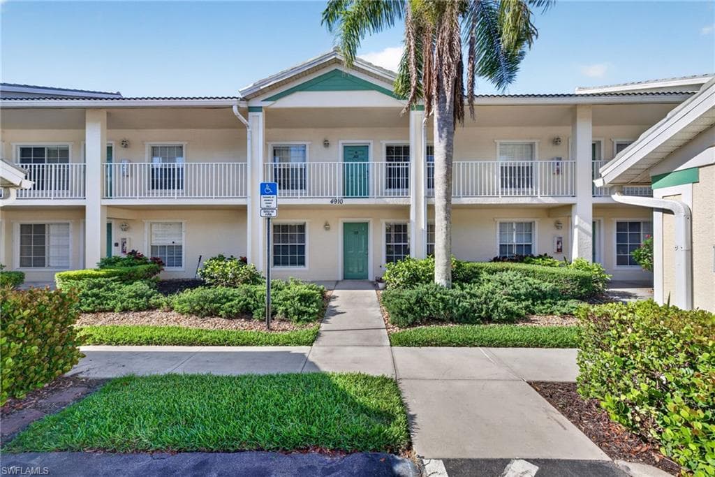 4910 Cougar CT N 1-103 NAPLES, FL 34109