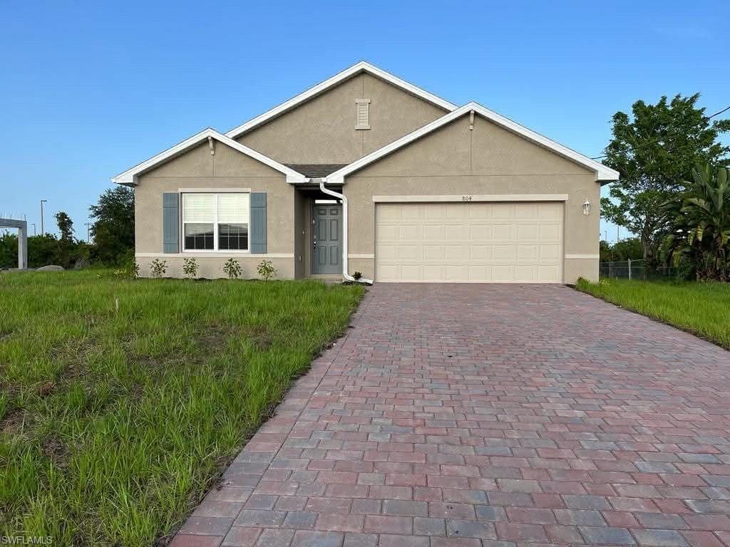 804 Champion AVE LEHIGH ACRES, FL 33971