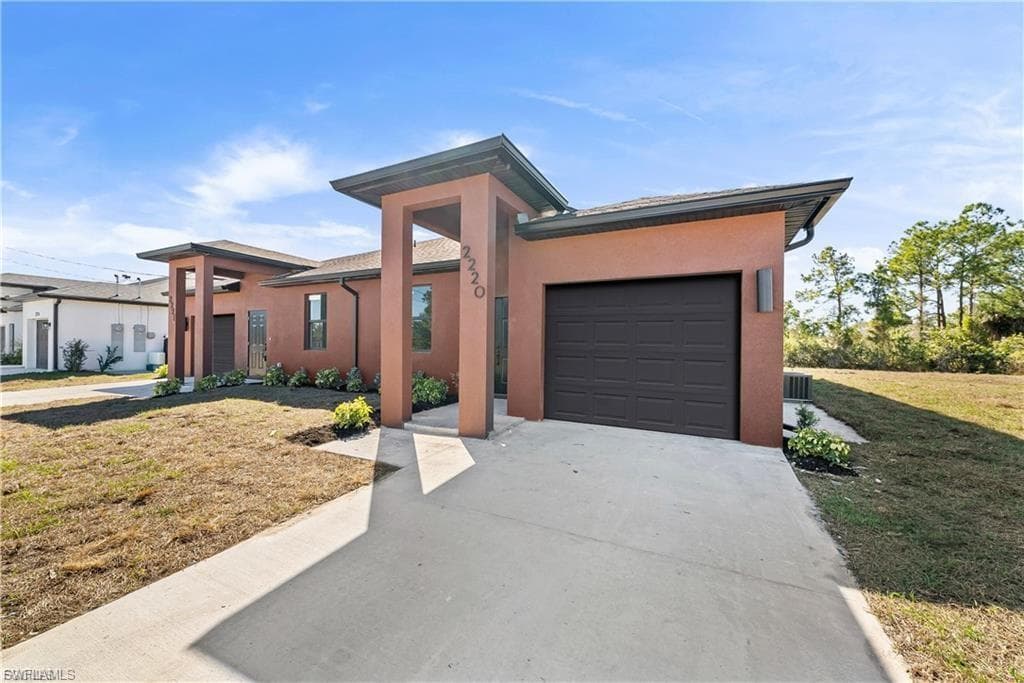 2220 Kenneth AVE S LEHIGH ACRES, FL 33973