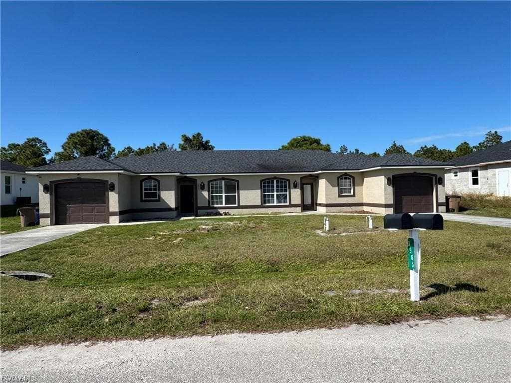 3967 Sunset RD LEHIGH ACRES, FL 33971