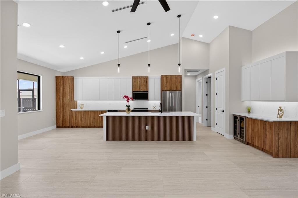 812 SW 14th AVE CAPE CORAL, FL 33991