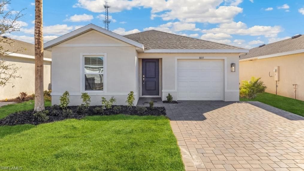 8011 CEDAR KEY WAY LEHIGH ACRES, FL 33905