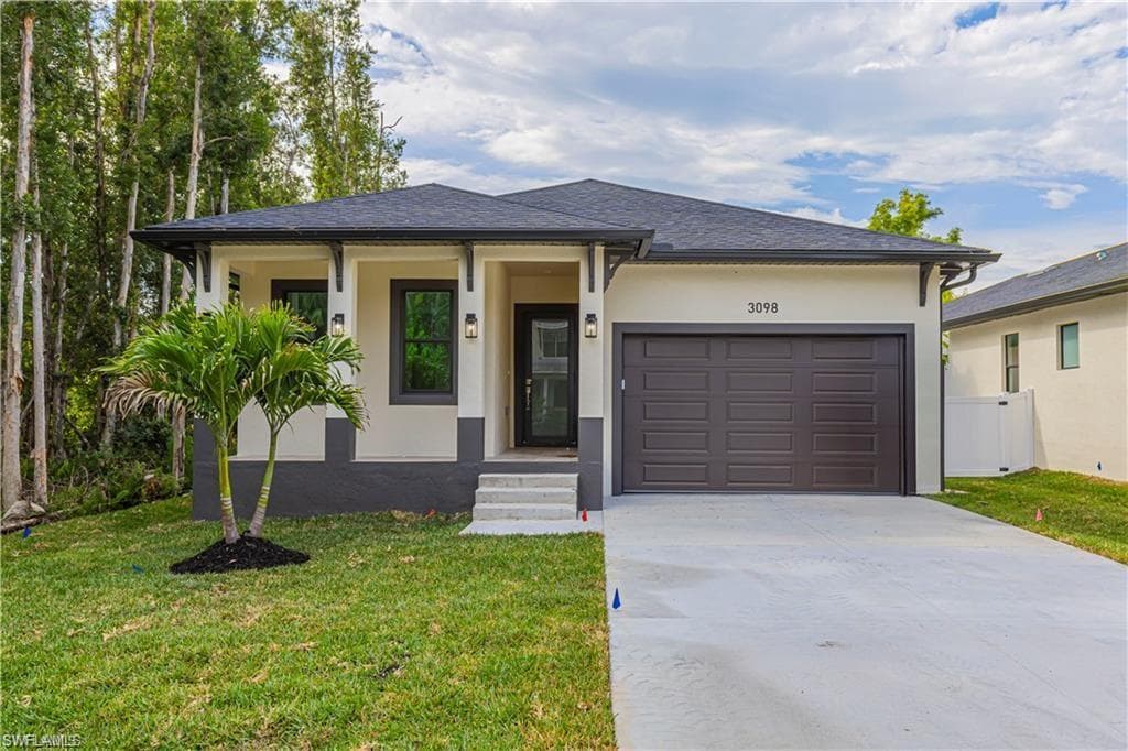 3098 Pine Tree DR NAPLES, FL 34112
