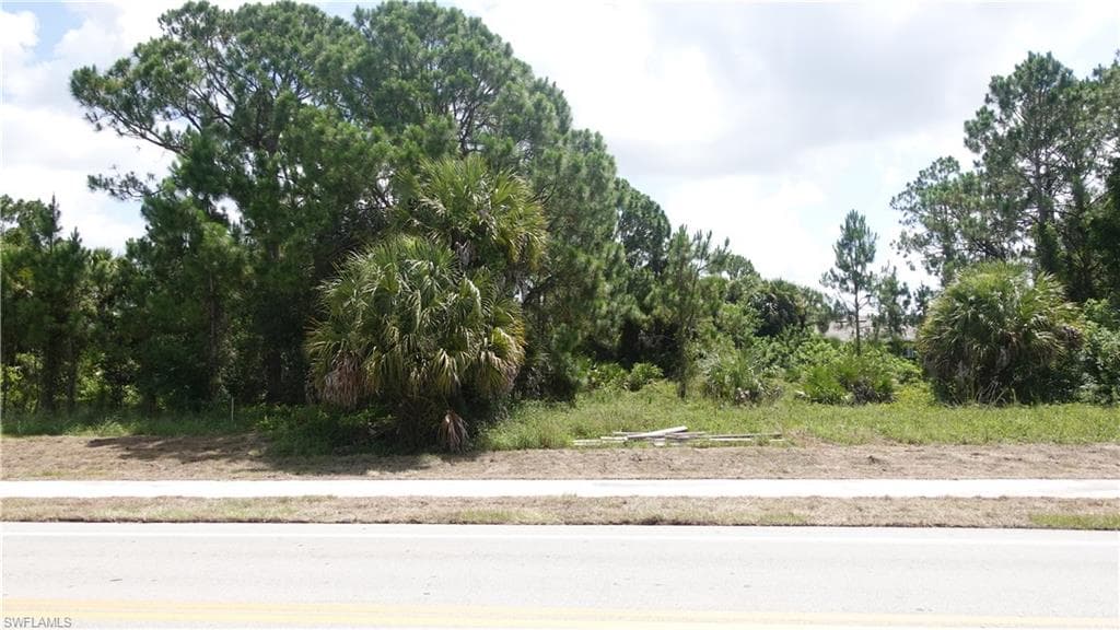 137 Bell BLVD S LEHIGH ACRES, FL 33974