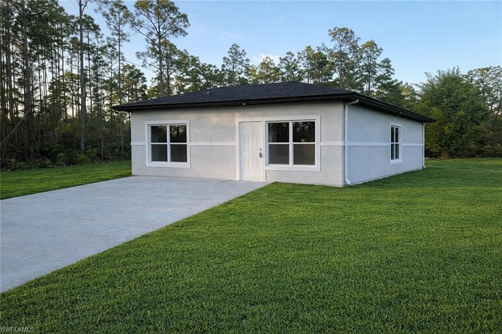 4202 E 30th ST ALVA, FL 33920