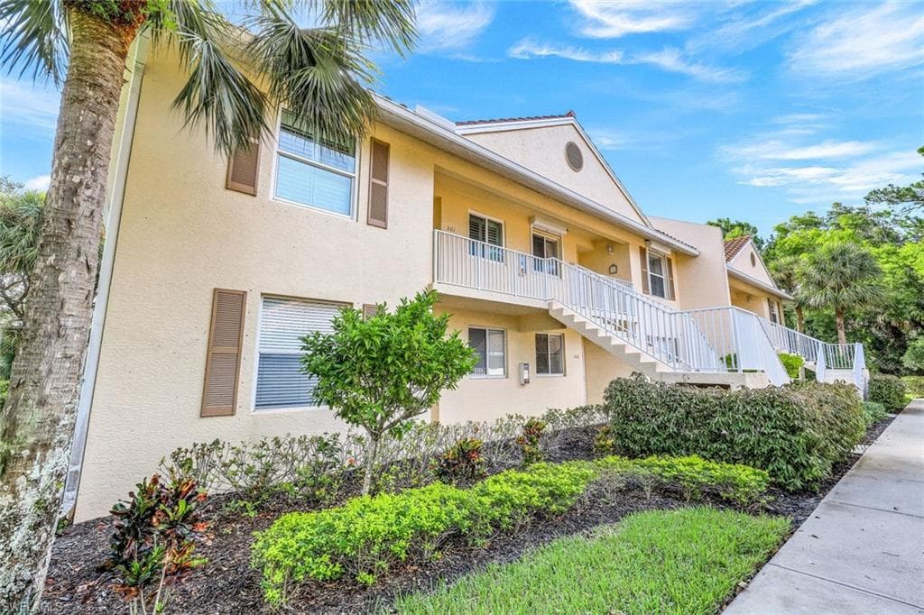 432 Valerie WAY 102 NAPLES, FL 34104