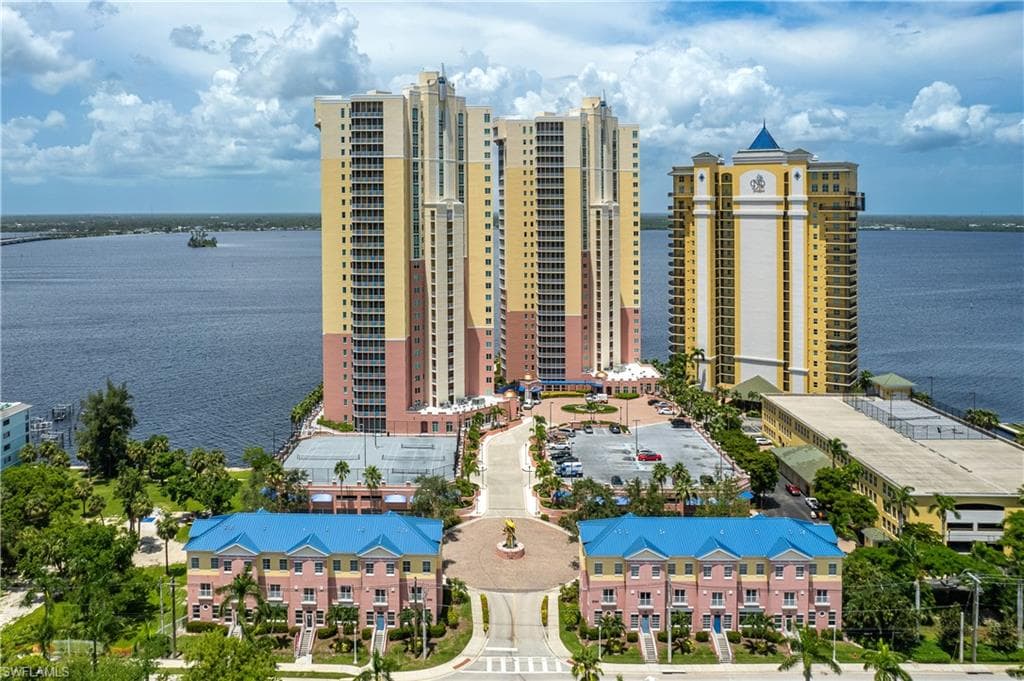 2743 1st ST 2106 FORT MYERS, FL 33916