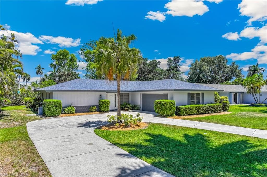 5661 Eichen CIR E FORT MYERS, FL 33919