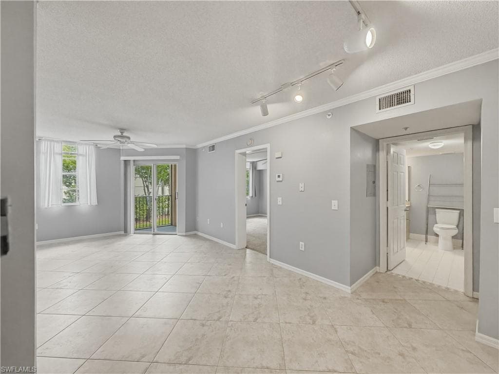 8687 River Homes LN 4207 BONITA SPRINGS, FL 34135
