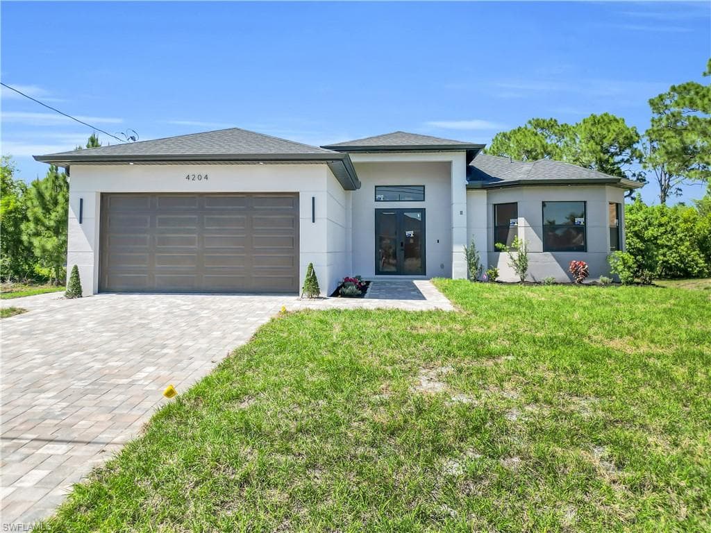 4204 3rd ST W LEHIGH ACRES, FL 33971
