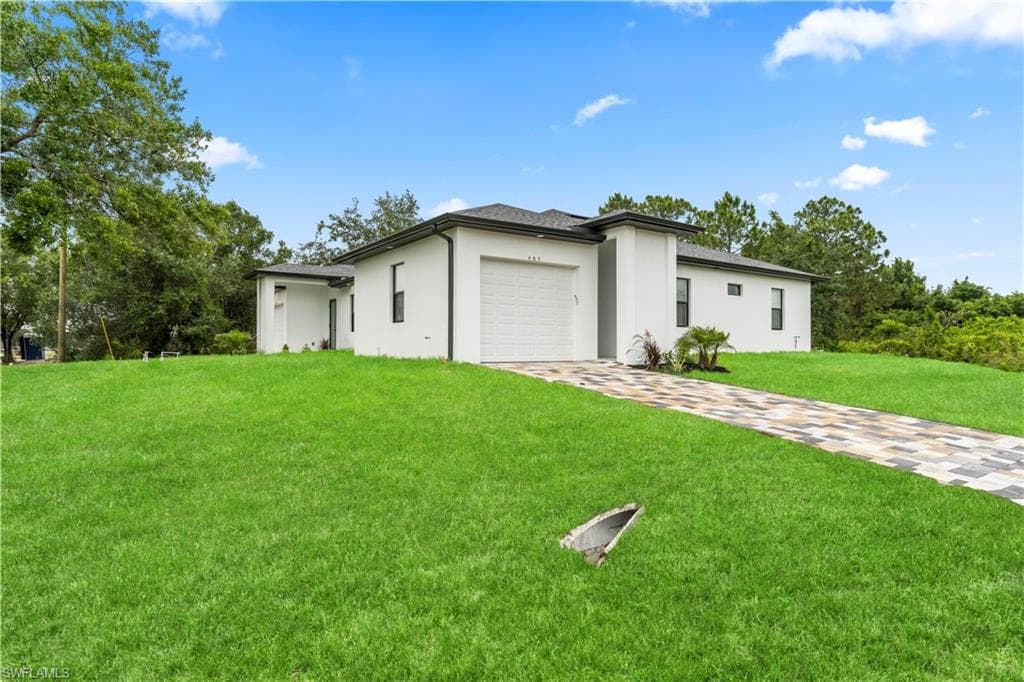 403/405 Bell BLVD S LEHIGH ACRES, FL 33974