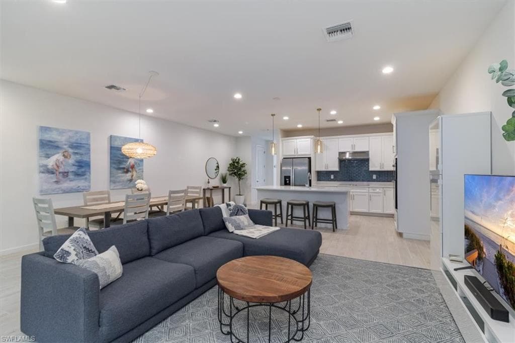 13021 Pembroke DR NAPLES, FL 34105