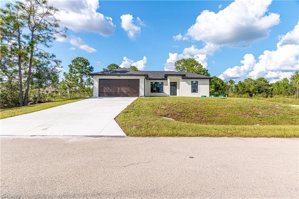 2708 42nd ST W LEHIGH ACRES, FL 33971