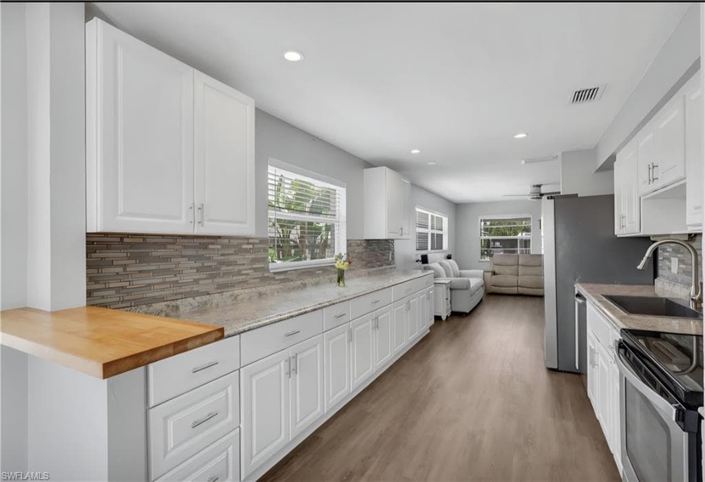 862 95th AVE N NAPLES, FL 34108