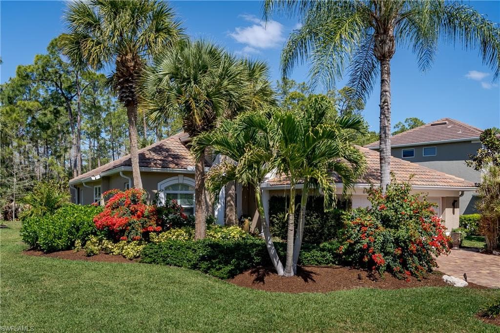 6495 Waverly Green WAY NAPLES, FL 34110