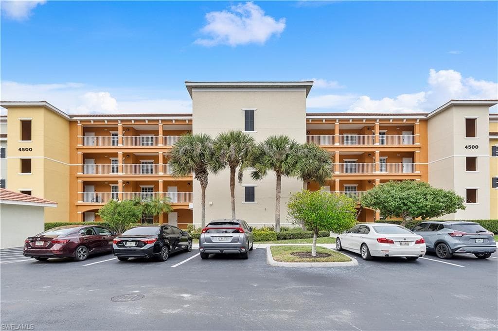 4500 Botanical Place CIR 4 NAPLES, FL 34112
