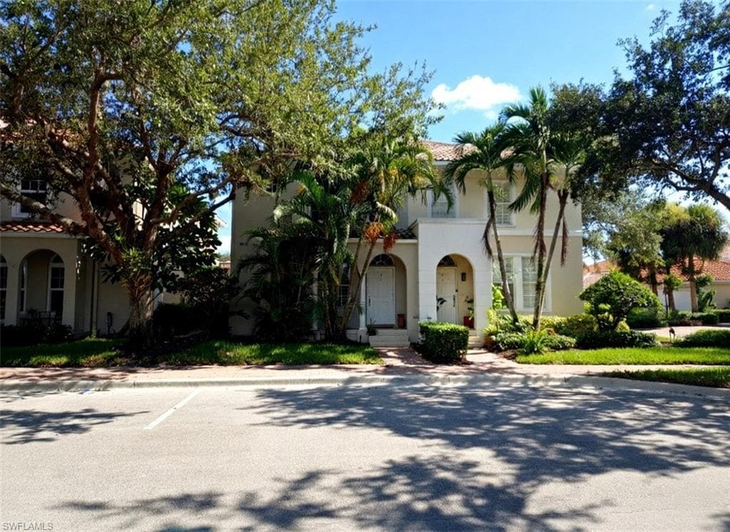 6112 Towncenter CIR NAPLES, FL 34119