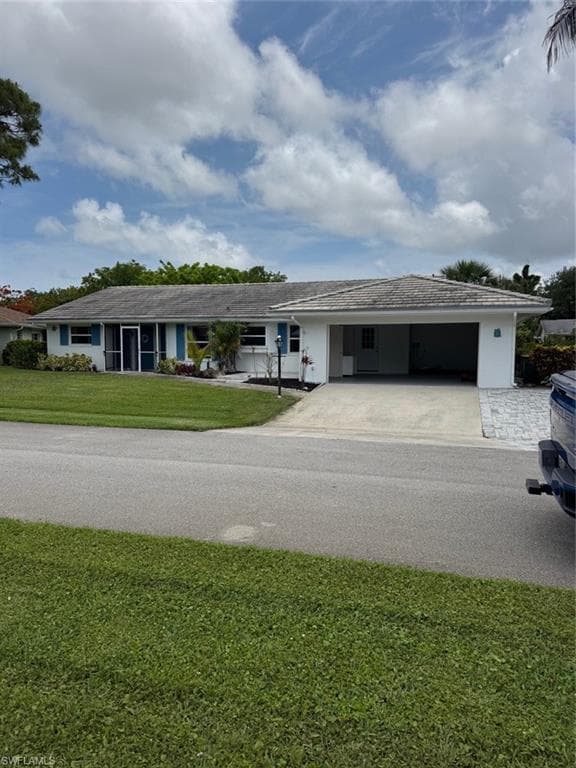 30 Maui CIR 30 NAPLES, FL 34112