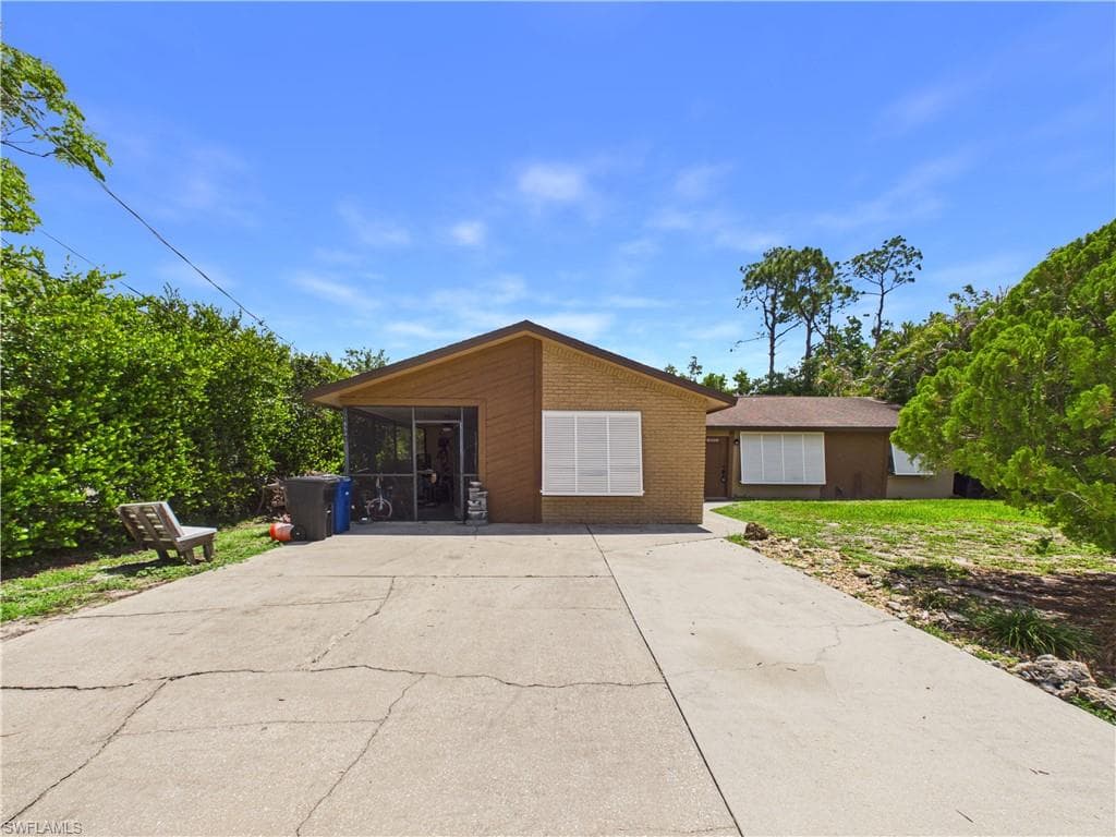 18541 Iris RD FORT MYERS, FL 33967