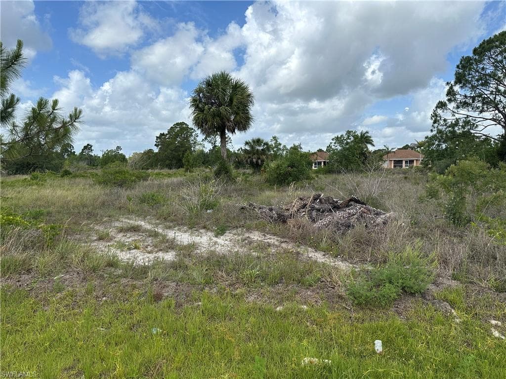 908 Panda DR LEHIGH ACRES, FL 33974