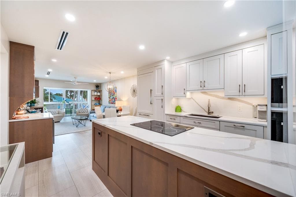 1021 3rd ST S 310 NAPLES, FL 34102