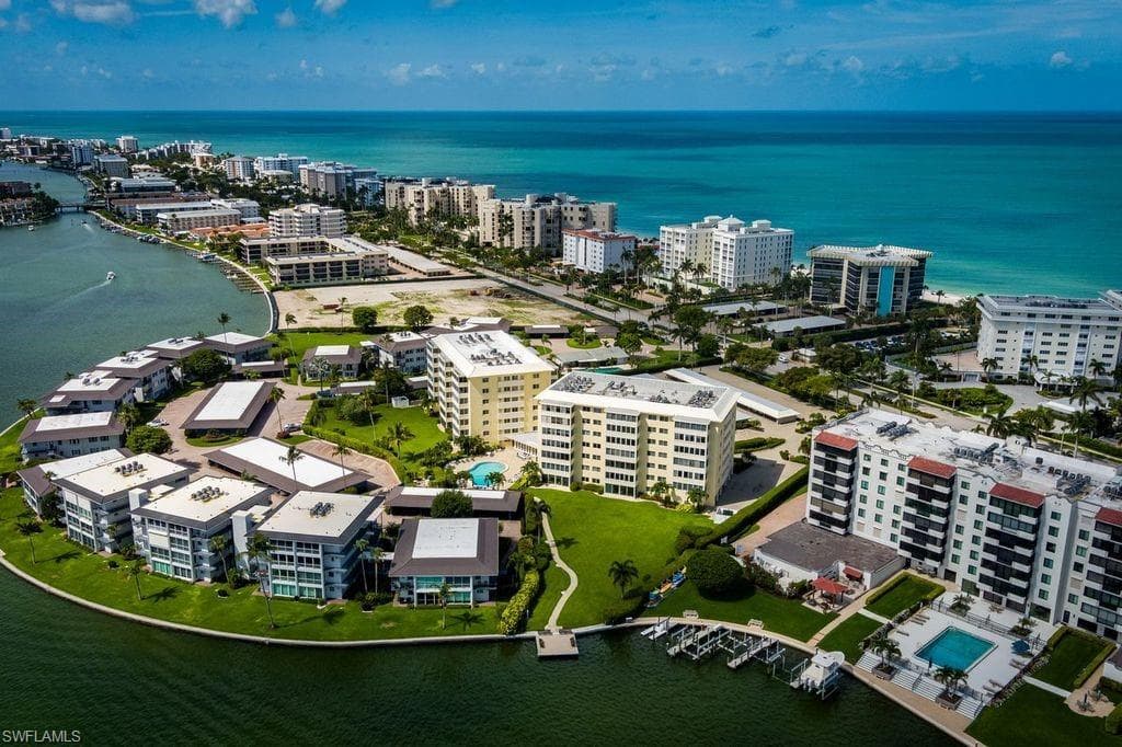 3420 Gulf Shore BLVD N 14 NAPLES, FL 34103