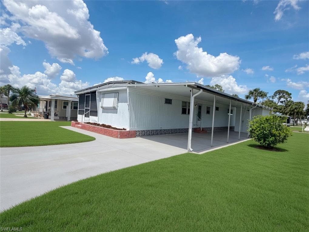 514 Blossom CT NORTH FORT MYERS, FL 33917