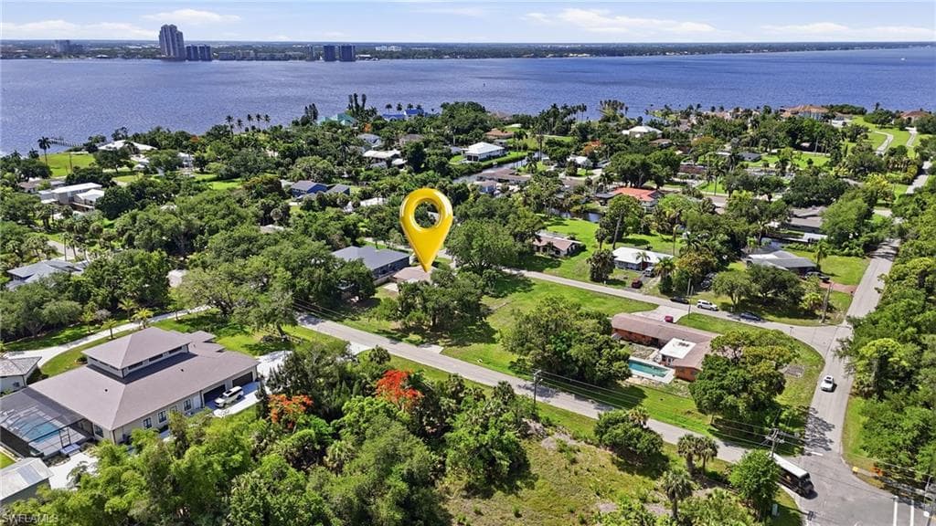 55 Aqua LN NORTH FORT MYERS, FL 33903