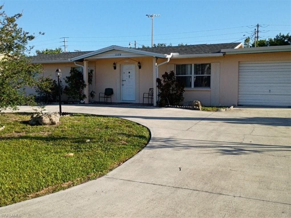 1379 Golf DR FORT MYERS, FL 33919