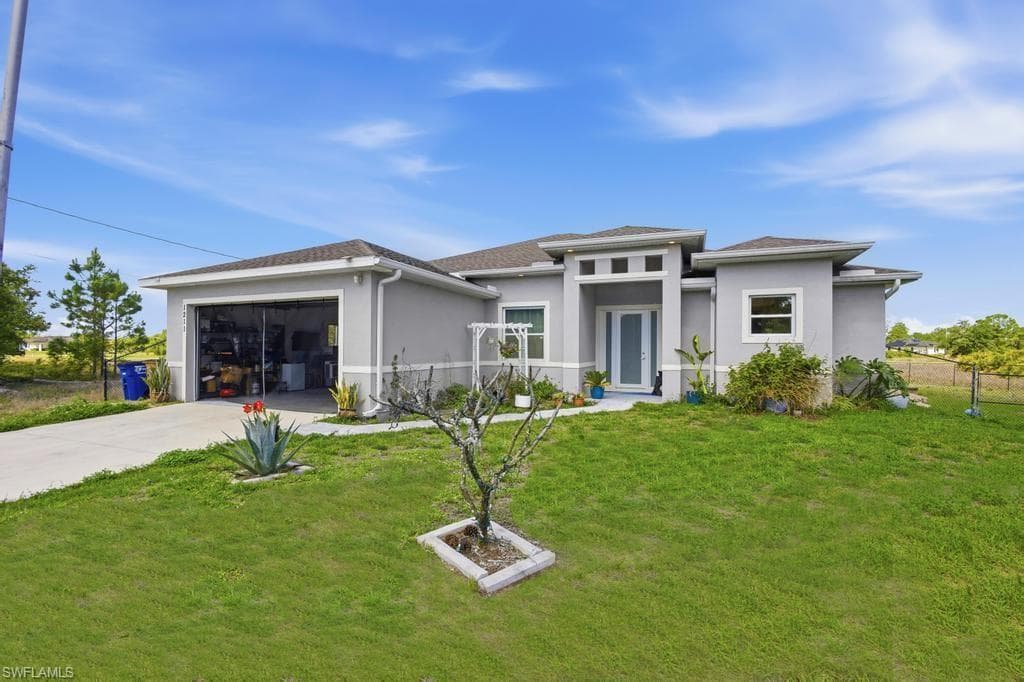 1211 Eclat ST E LEHIGH ACRES, FL 33974