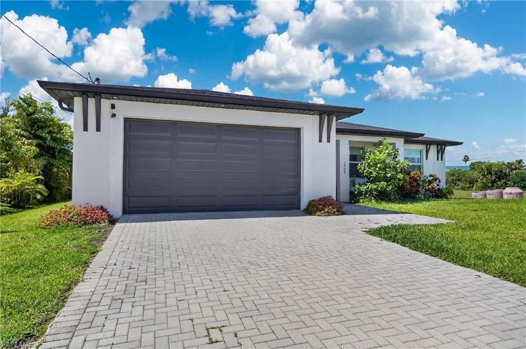 1902 NE 20th ST CAPE CORAL, FL 33909